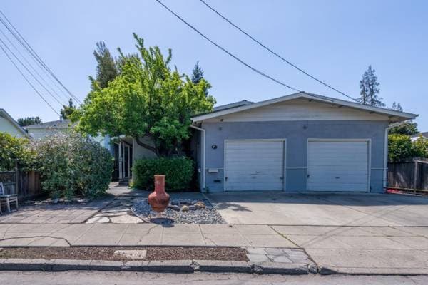 2BR/1BA Duplex on Norman Street · Redwood City photo 1