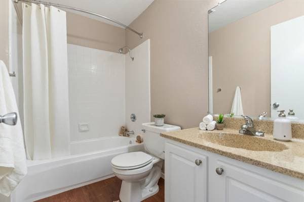 2BR/2BA Apartment on South Bascom Avenue · Campbell photo 2