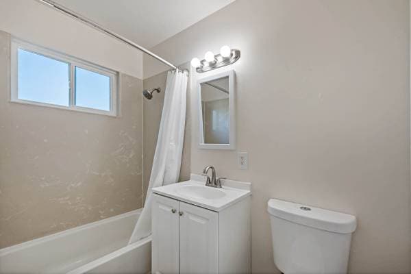 2BR/1BA Single Family House on 57th Avenue · Oakland photo 2