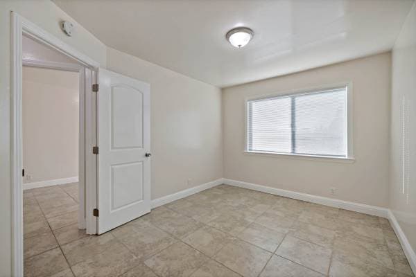 2BR/1BA Single Family House on 57th Avenue · Oakland photo 5