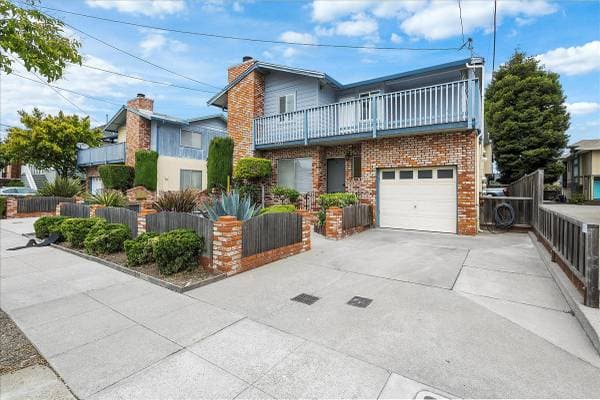 2BR/2BA Apartment on Briggs Ave · Alameda photo 2