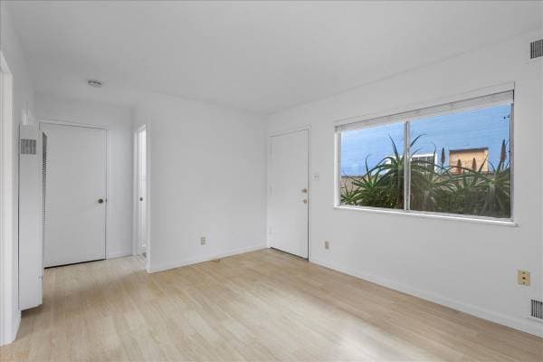 2BR/1BA Apartment on Park Ave · Alameda photo 4