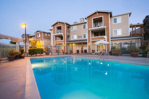 BRANHAM LANE APTS photo 3