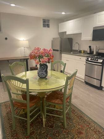 1BR/1BA Apartment · Berkeley photo 1