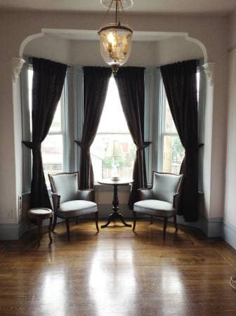 3BR/2BA Flat · Oakland photo 1