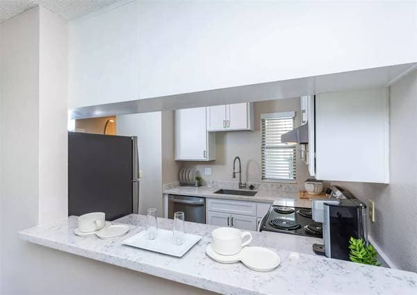 3BR/2BA Townhouse on Lakeville Cir · Petaluma photo 5