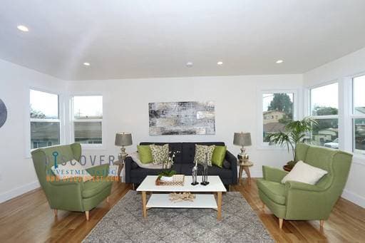 2BR/1BA Apartment on Belleview Dr. · Oakland photo 3