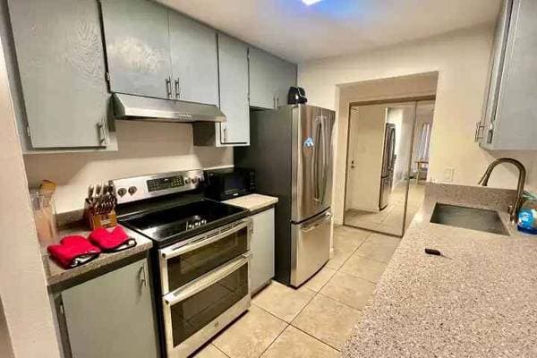 2BR/2BA Single Family House on Fairmount Ave · Oakland photo 1