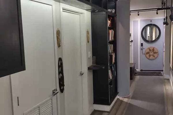 2BR/2BA Other on Oak St · Oakland photo 3