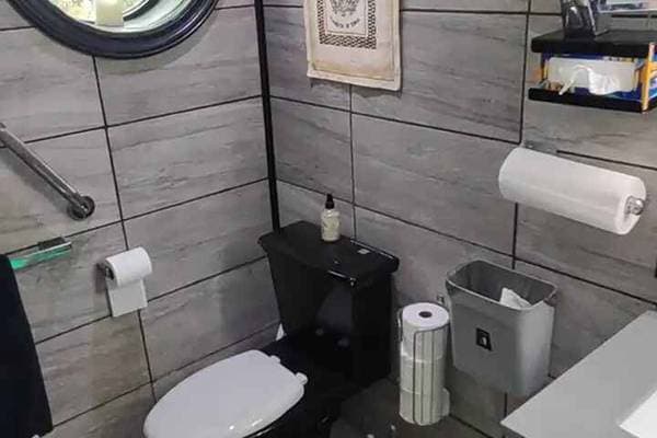 2BR/2BA Other on Oak St · Oakland photo 5