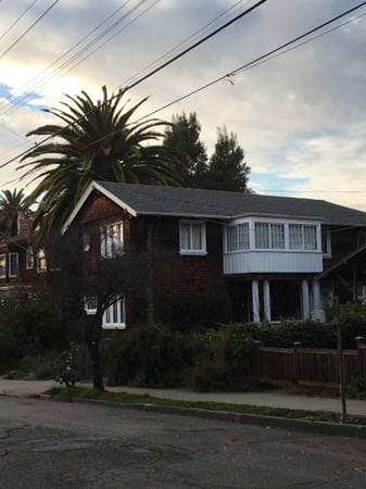 4BR/1BA Flat on Parker Street · Berkeley photo 3