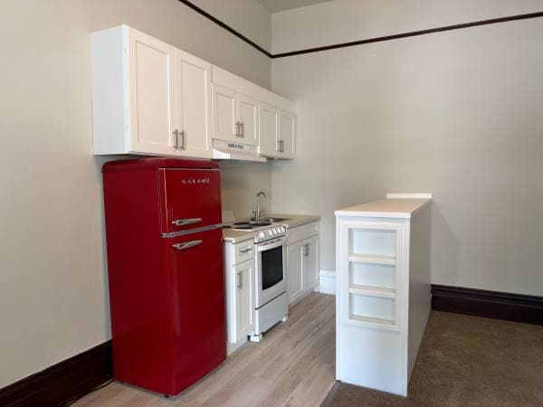0BR/1BA Apartment on Central Ave · Alameda photo 5