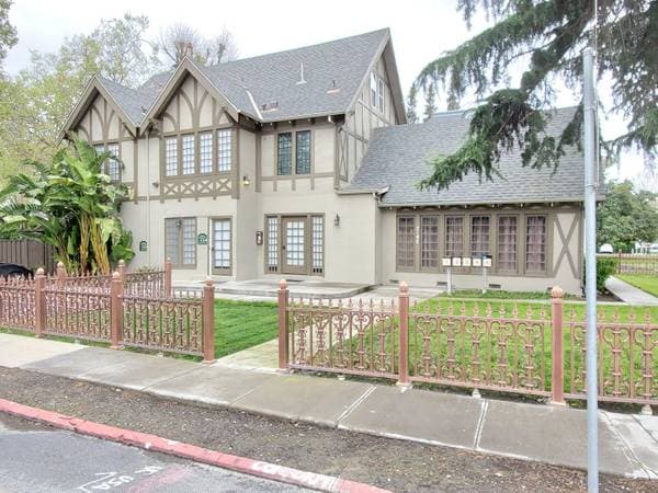 3BR/1BA Apartment on The Alameda · Santa Clara photo 1