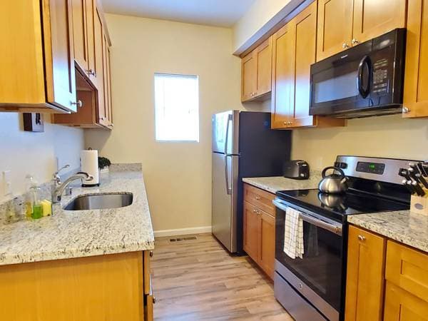 3BR/1BA Apartment on The Alameda · Santa Clara photo 2