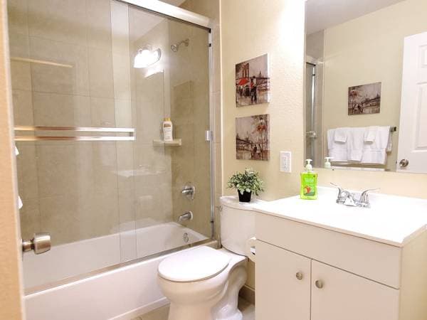 3BR/1BA Apartment on The Alameda · Santa Clara photo 4