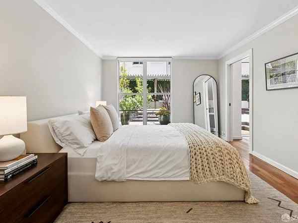 1BR/2BA Condo · San Francisco photo 3