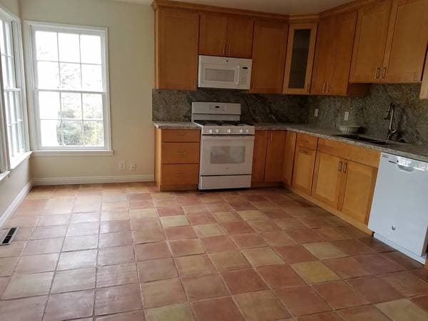 Spacious Saratoga Home with Great Outdoor Deck photo 2