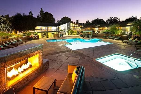 2BR/1BA Apartment · Walnut Creek photo 1