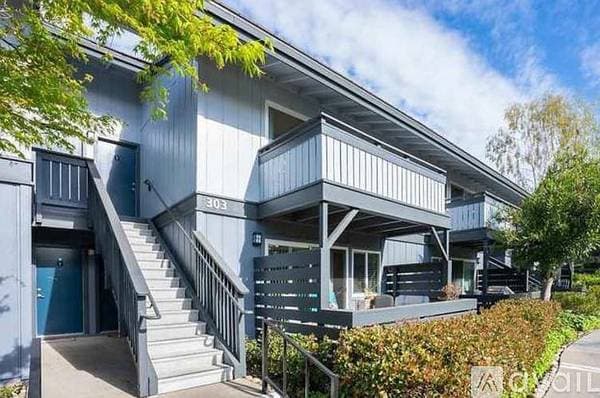 2BR/1BA Apartment · Walnut Creek photo 2