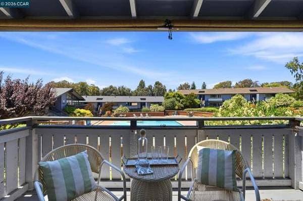 2BR/1BA Apartment · Walnut Creek photo 3