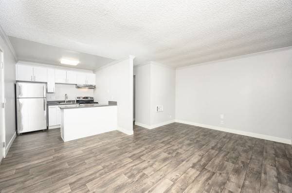 0BR/1BA Apartment on South De Anza Boulevard · Cupertino photo 2