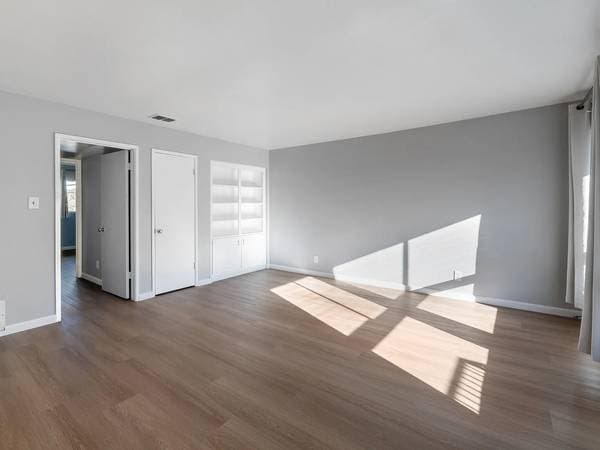 Apartments on Los Prados Street · San Mateo photo 3