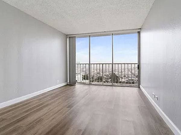 3BR/2BA Apartment on Cleary Ct · San Francisco photo 1
