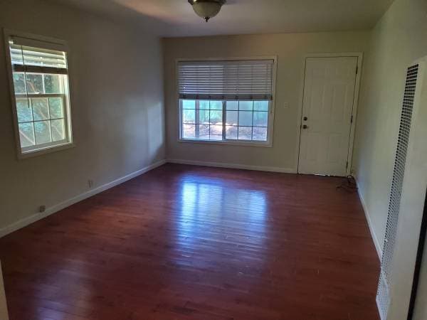 2BR/1BA Single Family House on Tuttle Ave · Watsonville photo 1