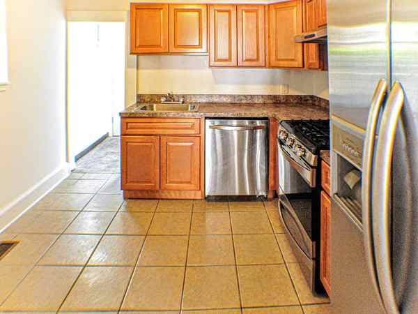 1BR/1BA Apartment · Redwood City photo 2