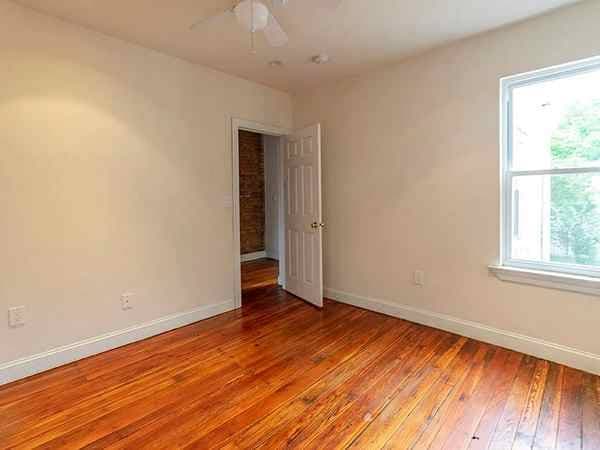 1BR/1BA Single Family House · Redwood City photo 3