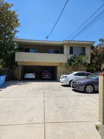 2BR/1BA Apartment on California · Berkeley photo 1