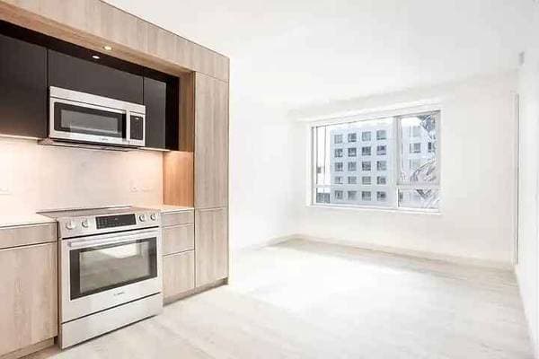 1BR/1BA Apartment on 8th St · San Francisco photo 2