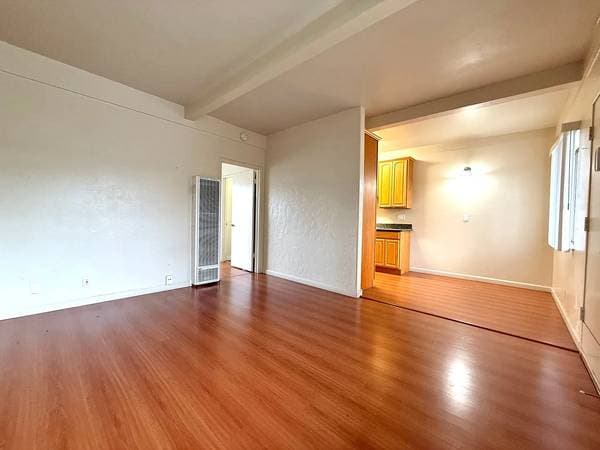 1047 Rich Ave photo 2