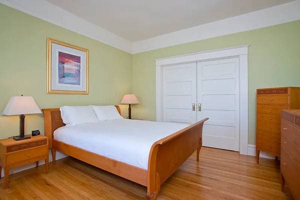 2BR/2BA Apartment on Greenwich St · San Francisco photo 5