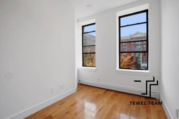 1BR/1BA Apartment on E 7th St · New York photo 4