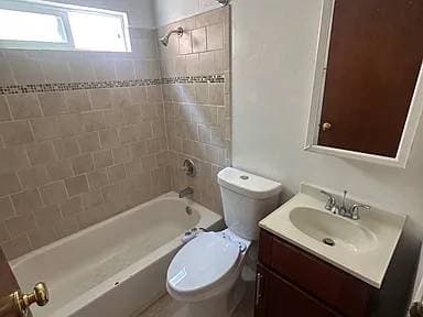 2BR/1BA Apartment on King St · Oakland photo 4