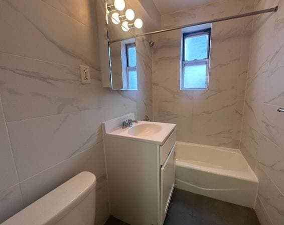 1BR/1BA Apartment on Brighton 6th St · Brooklyn photo 4