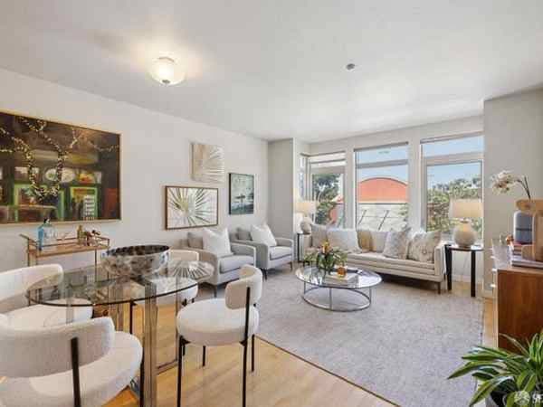 1BR/1BA Apartment on Bay St · San Francisco photo 1