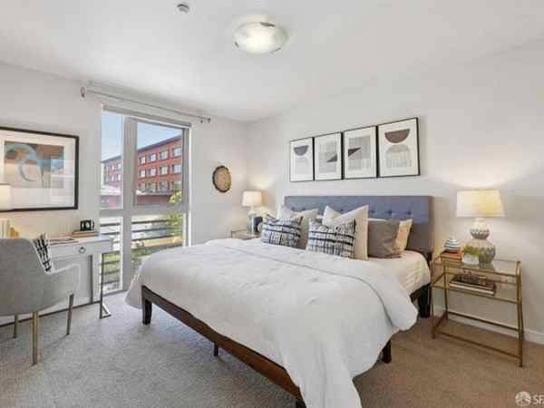 1BR/1BA Apartment on Bay St · San Francisco photo 3