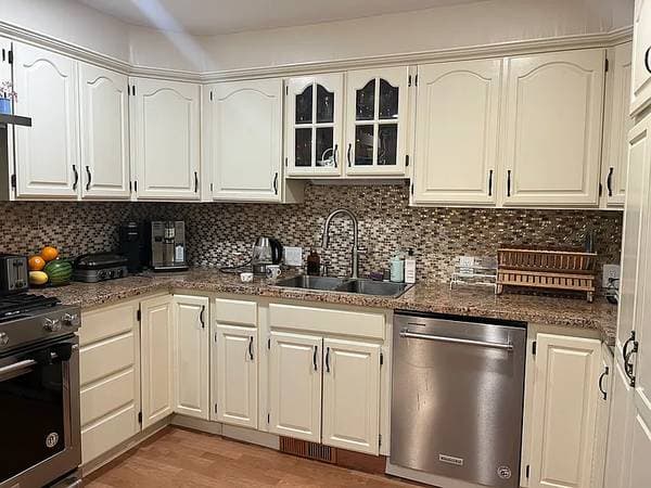 3BR/1BA Single Family House on Balboa Way · Millbrae photo 1