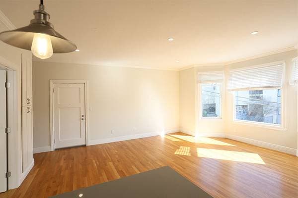 2BR/1BA Apartment on Montecito Avenue · Oakland photo 5