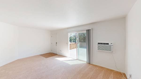 2BR/2BA Apartment on Enfrente Rd - 3 · Novato photo 4
