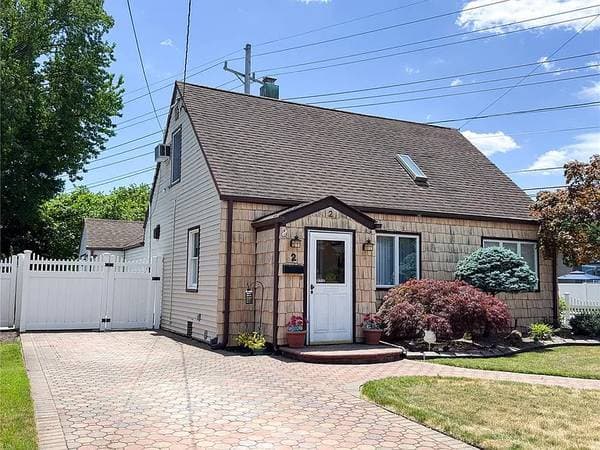 Beautifully Maintained Fairfield Home Is Available Now! photo 2