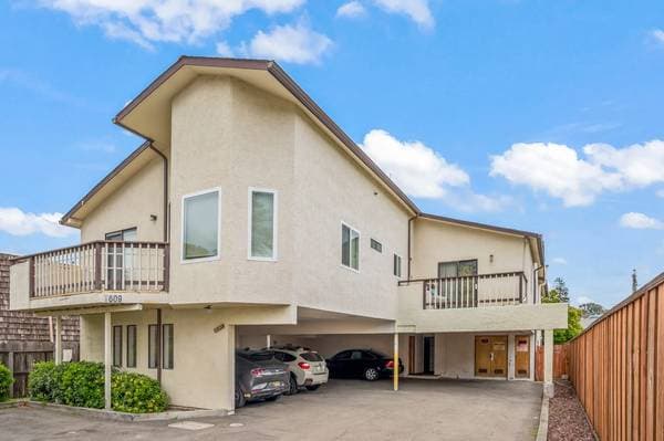 3BR/1BA Apartment on B St · Hayward photo 1