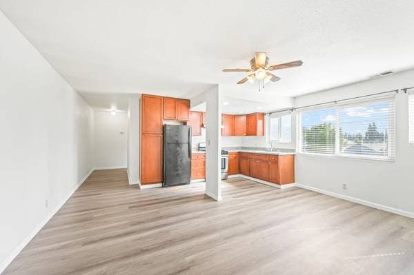 3BR/1BA Apartment on B St · Hayward photo 3