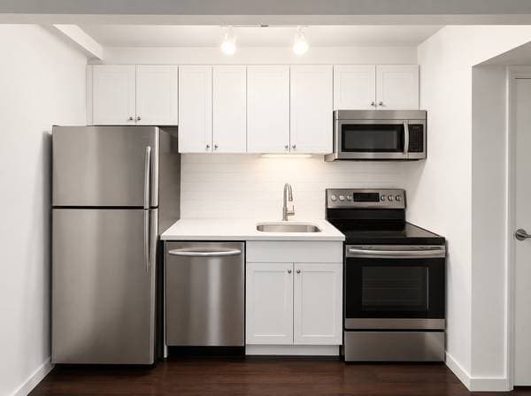 1BR/1BA Apartment on 20th Rd · Whitestone photo 1