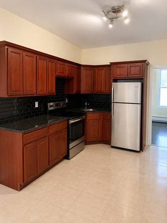 1BR/1BA Apartment on Radnor Rd · Great Neck photo 2