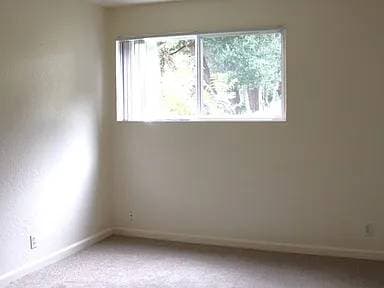 2BR/1BA Apartment on Mendocino Ave · Santa Rosa photo 5
