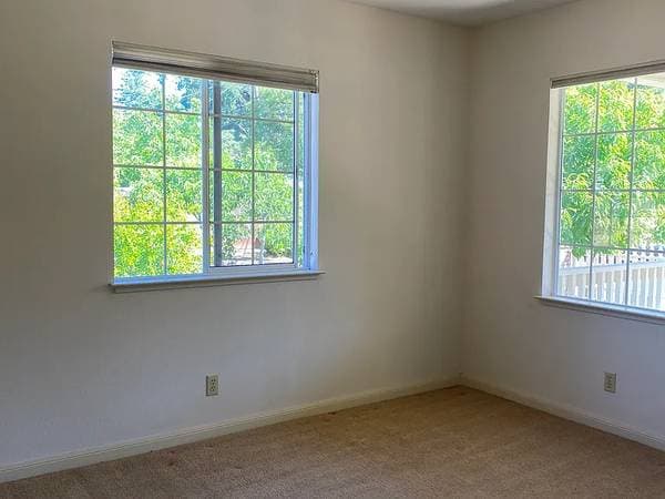 2BR/1BA Single Family House on Comstock Ave · Boyes Hot Springs photo 3