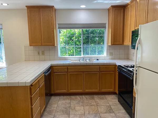 2BR/1BA Single Family House on Comstock Ave · Boyes Hot Springs photo 4